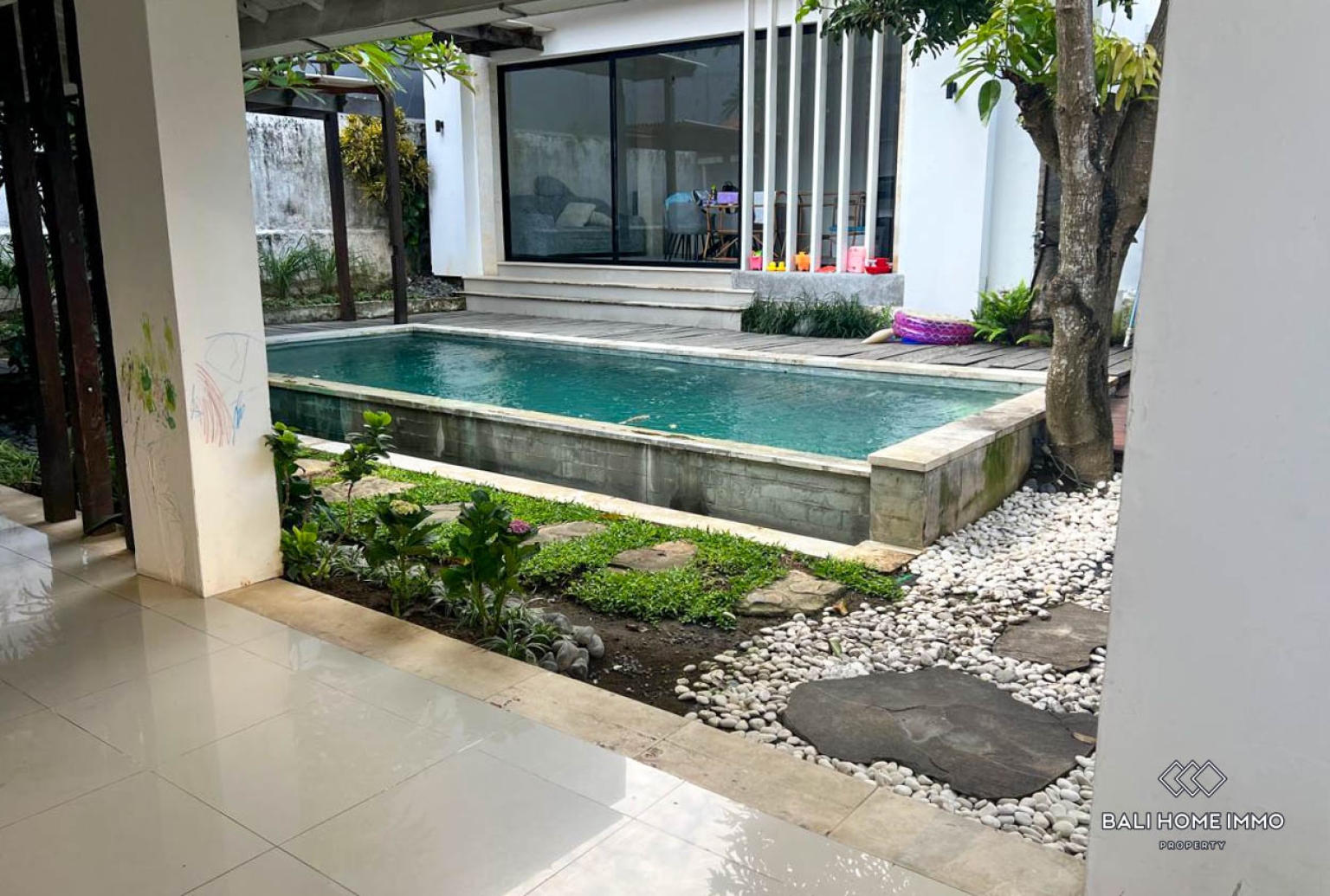 Villa classique-moderne de 3 chambres à louer à Canggu Berawa view 9