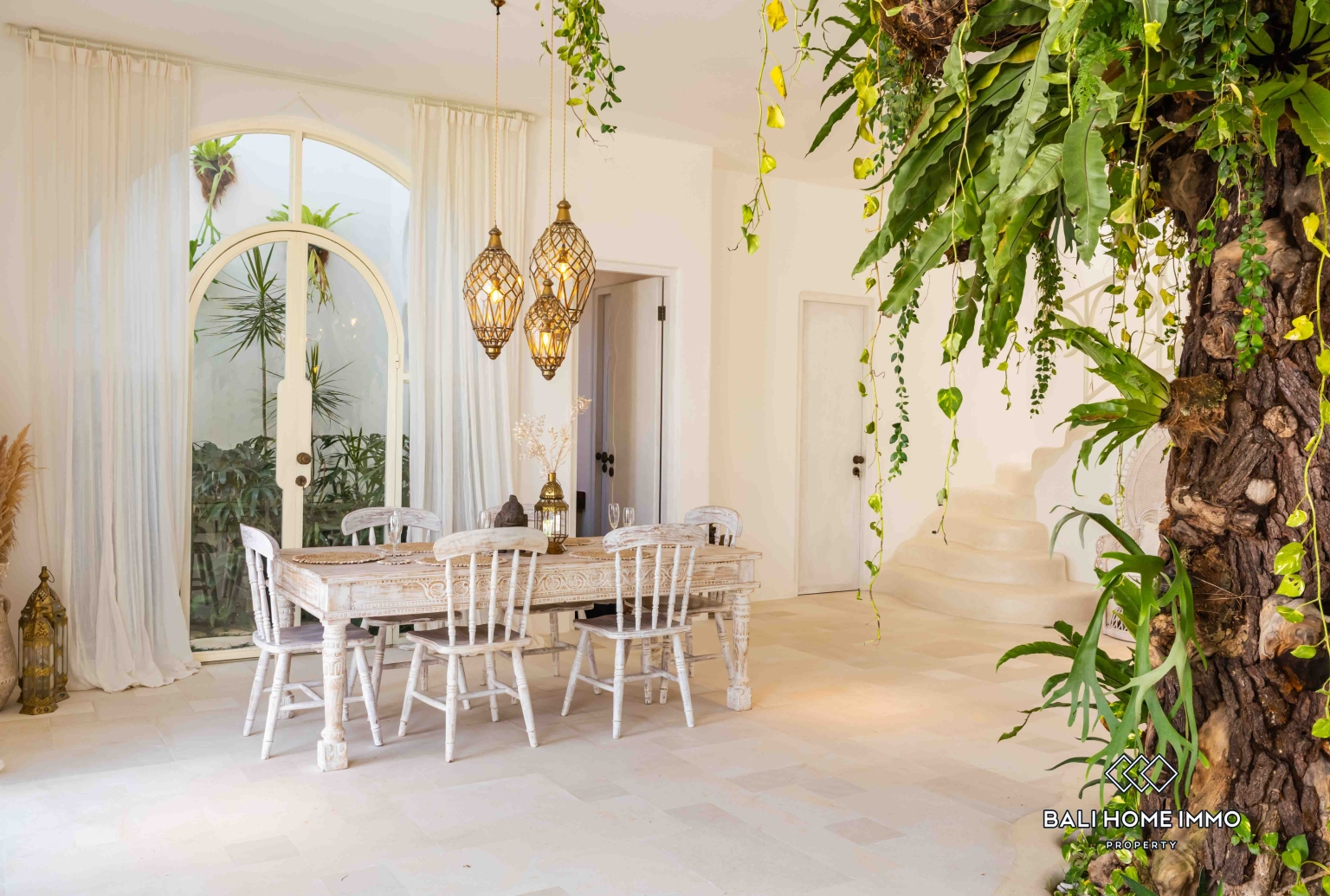 Villa design de 3 chambres avec vue sur l'océan à vendre près de la plage de Seseh à Bali view 6