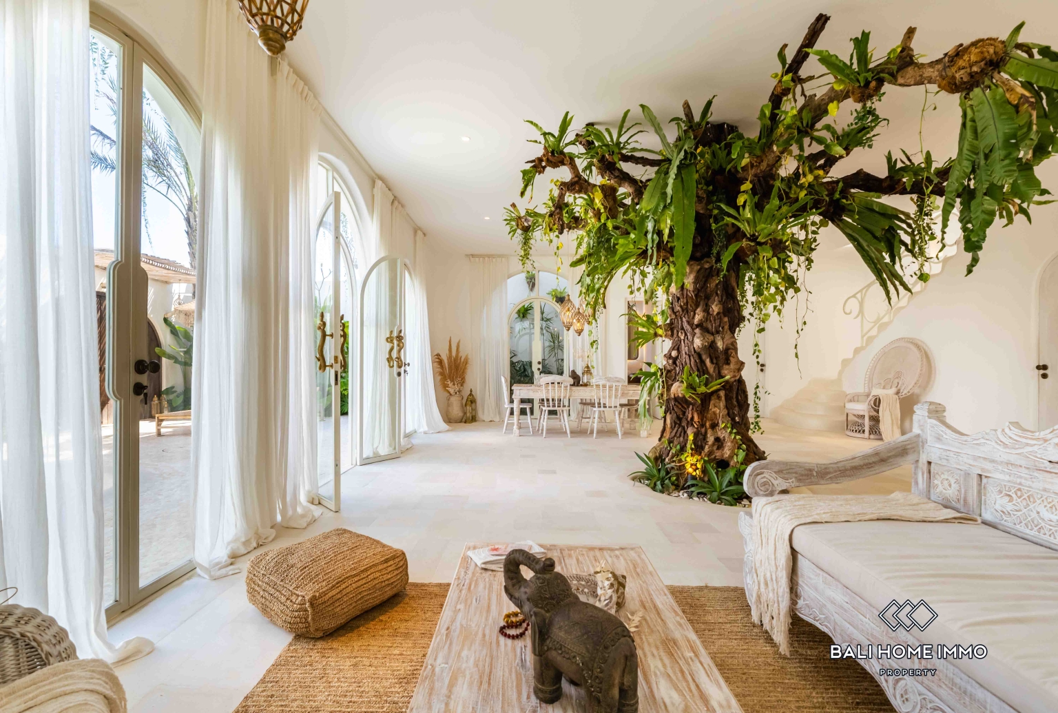 Villa design de 3 chambres avec vue sur l'océan à vendre près de la plage de Seseh à Bali view 4