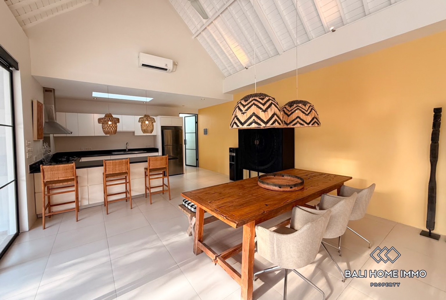 3 Bedroom Family Villa For Rent in Canggu Berawa view 5