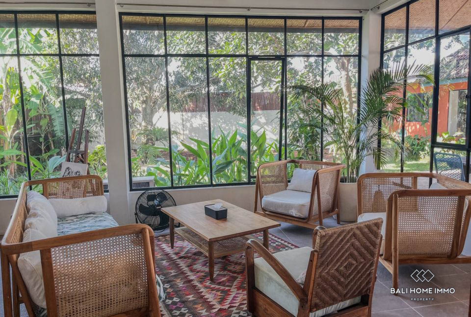3 bedroom family villa with garden for sale leasehold in Canggu Residential side view 3