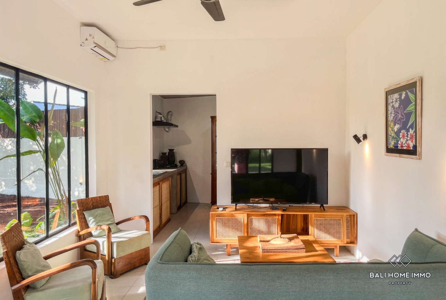 3 bedroom family villa with garden for sale leasehold in Canggu Residential side view 4