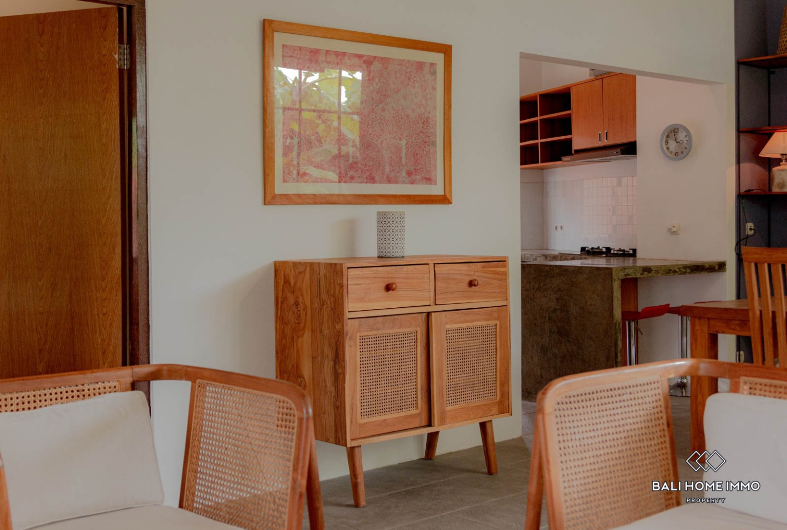3 bedroom family villa with garden for sale leasehold in Canggu Residential side view 6