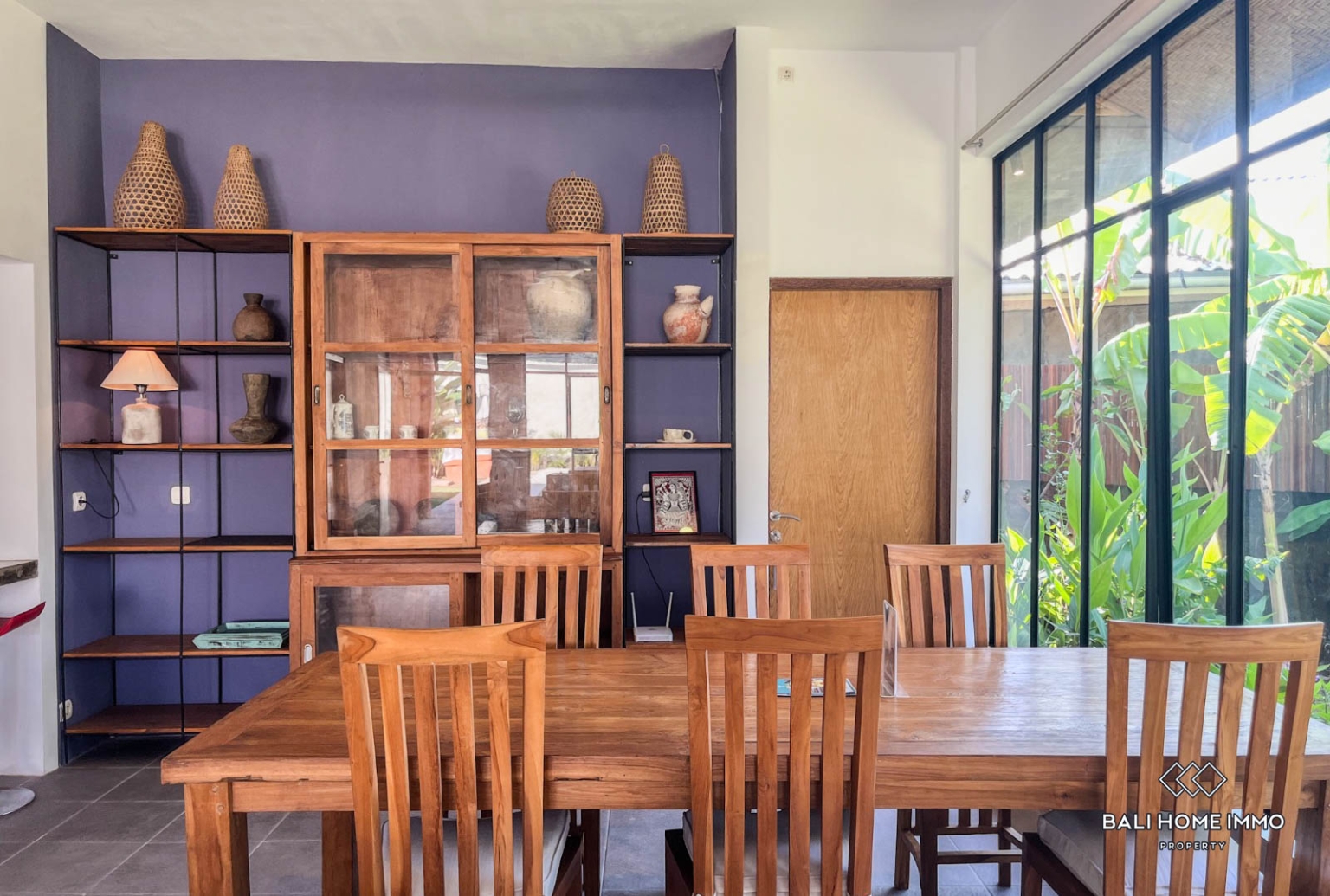 3 bedroom family villa with garden for sale leasehold in Canggu Residential side view 7