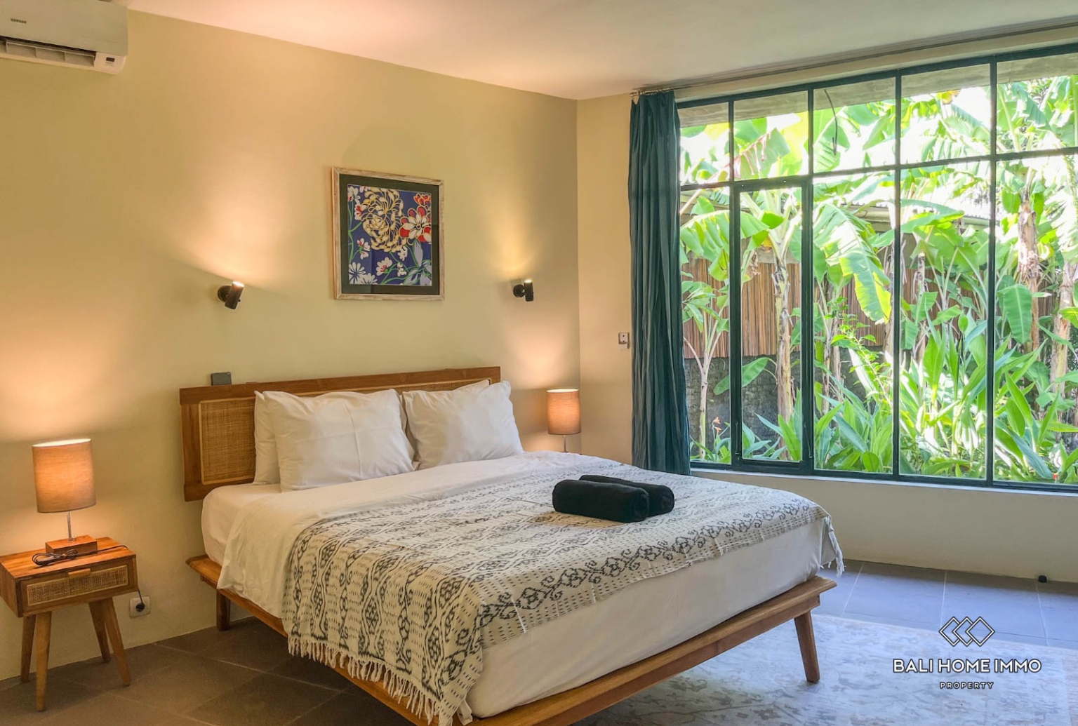 3 bedroom family villa with garden for sale leasehold in Canggu Residential side view 15