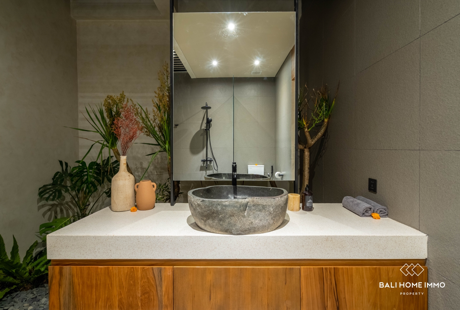 3 bedroom Modern Tropical Villa for sale in Pererenan view 13