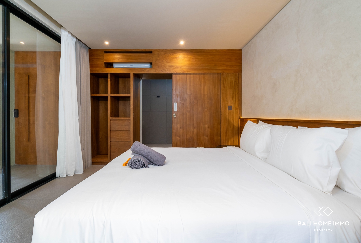 3 bedroom Modern Tropical Villa for sale in Pererenan view 11