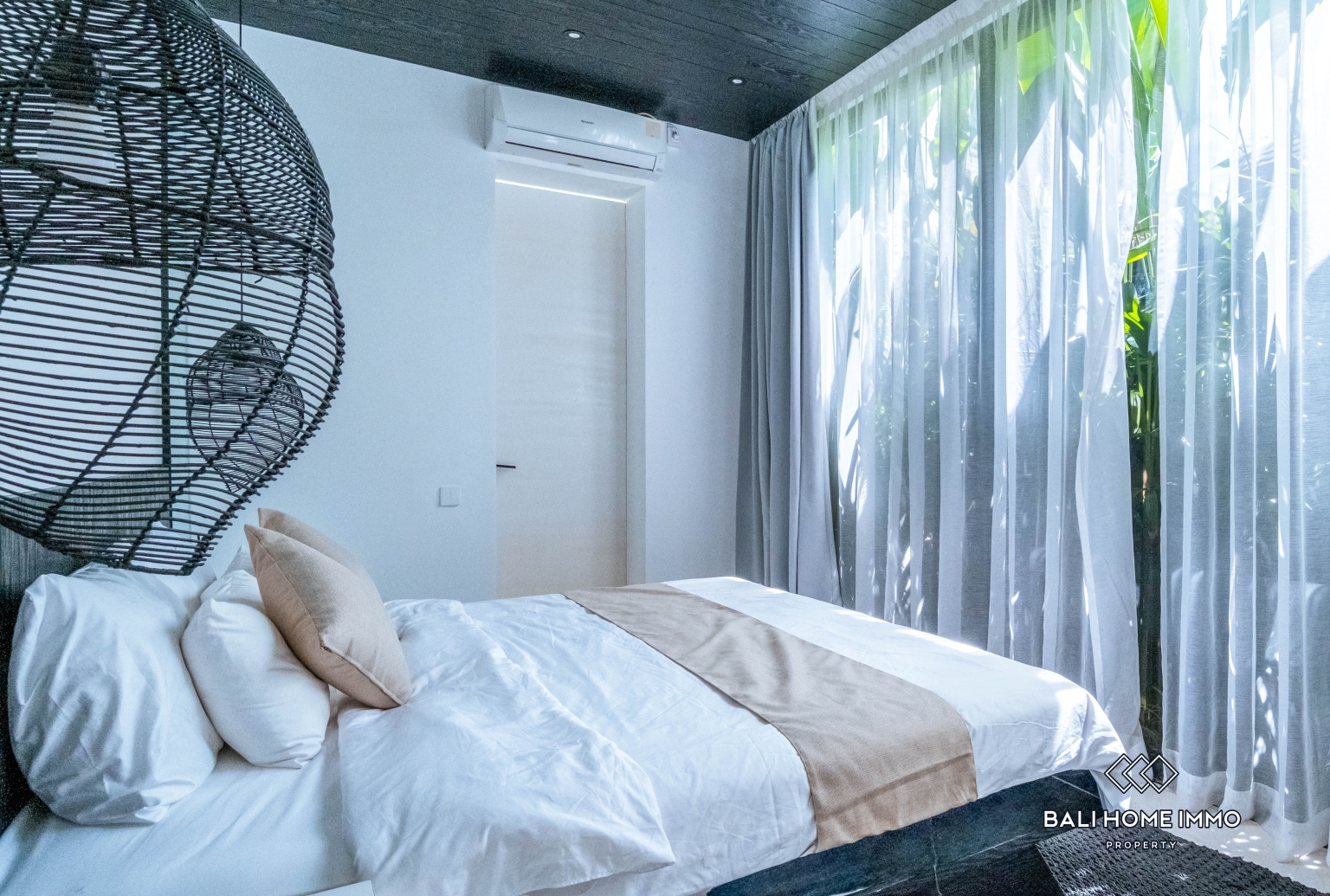 3-Bedroom Pink Zone Villa with Rice Field Views for Sale in Ubud view 8
