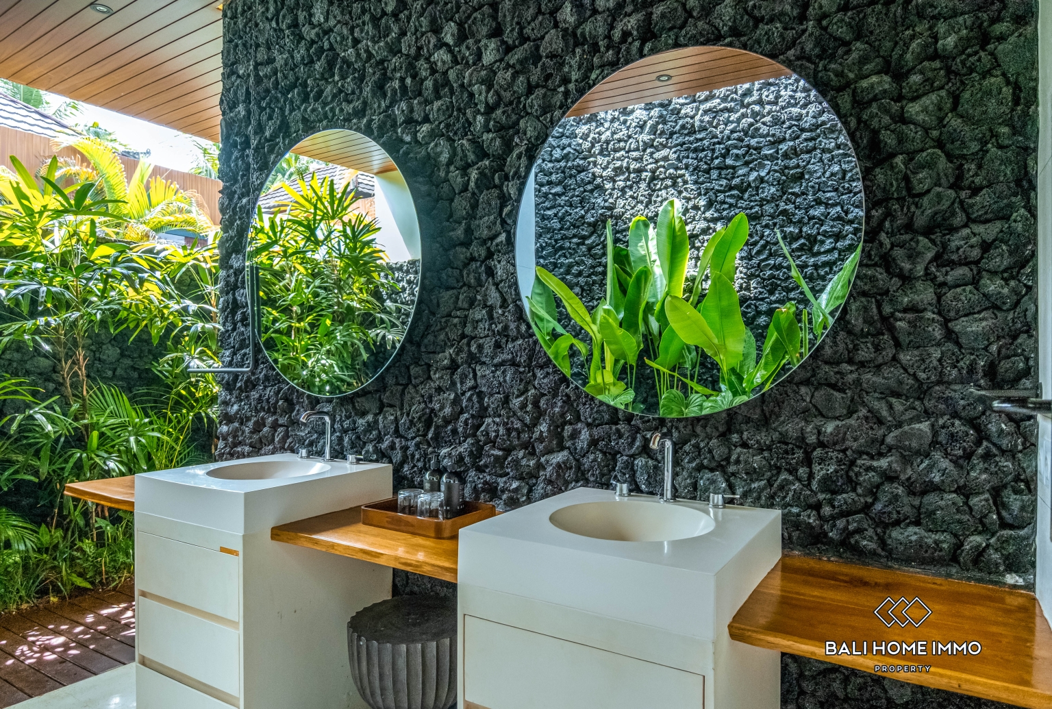 3-Bedroom Pink Zone Villa with Rice Field Views for Sale in Ubud view 14