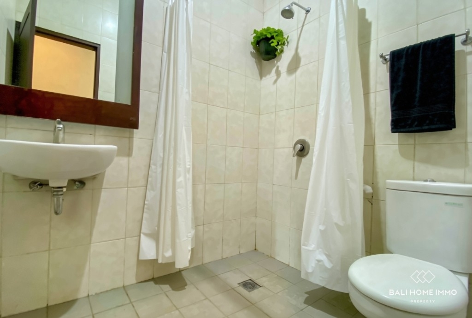 3-Bedroom Townhouse for Rent in Kerobokan view 10