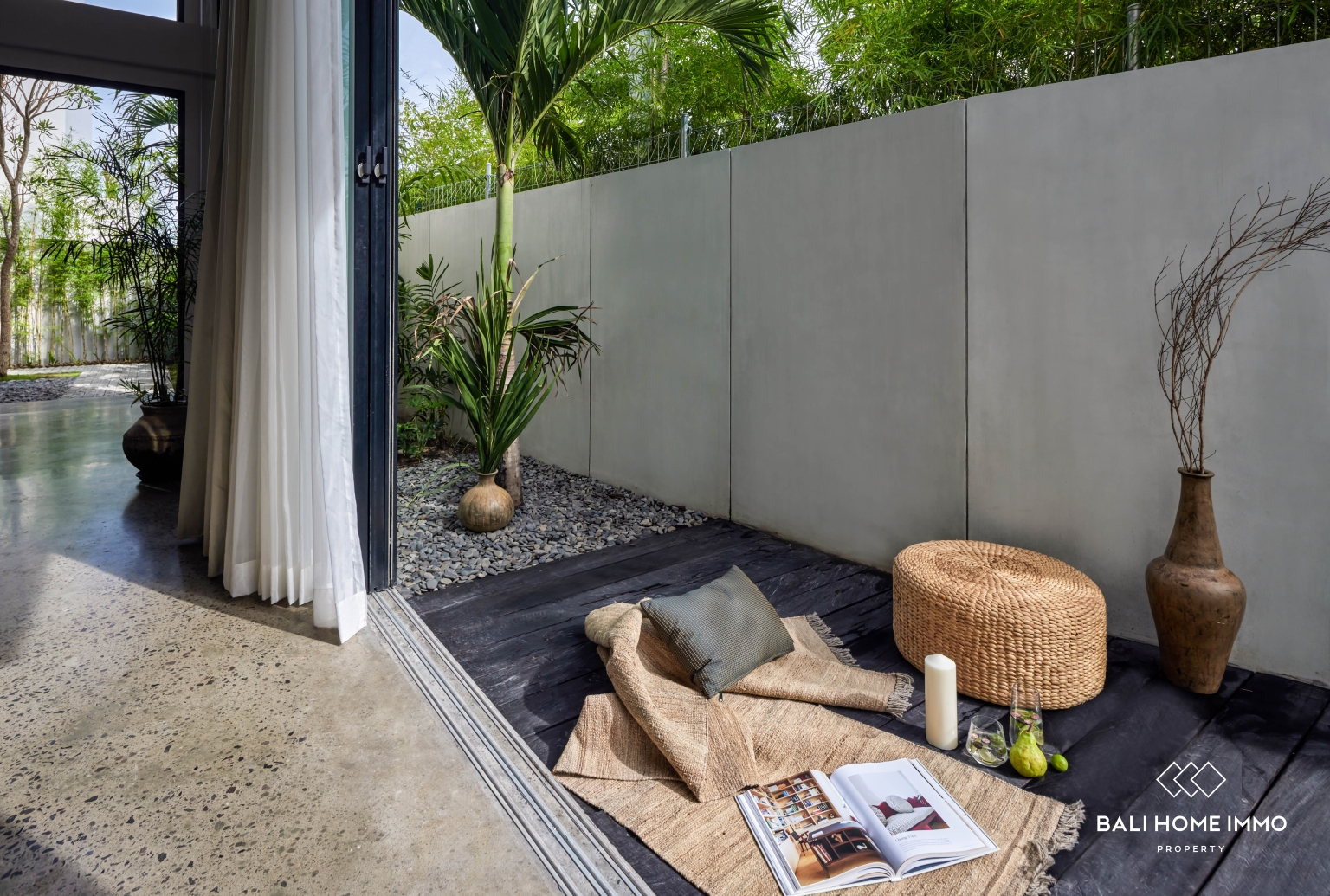3 BEDROOM TOWNHOUSE VILLA FOR SALE IN UMALAS view 16