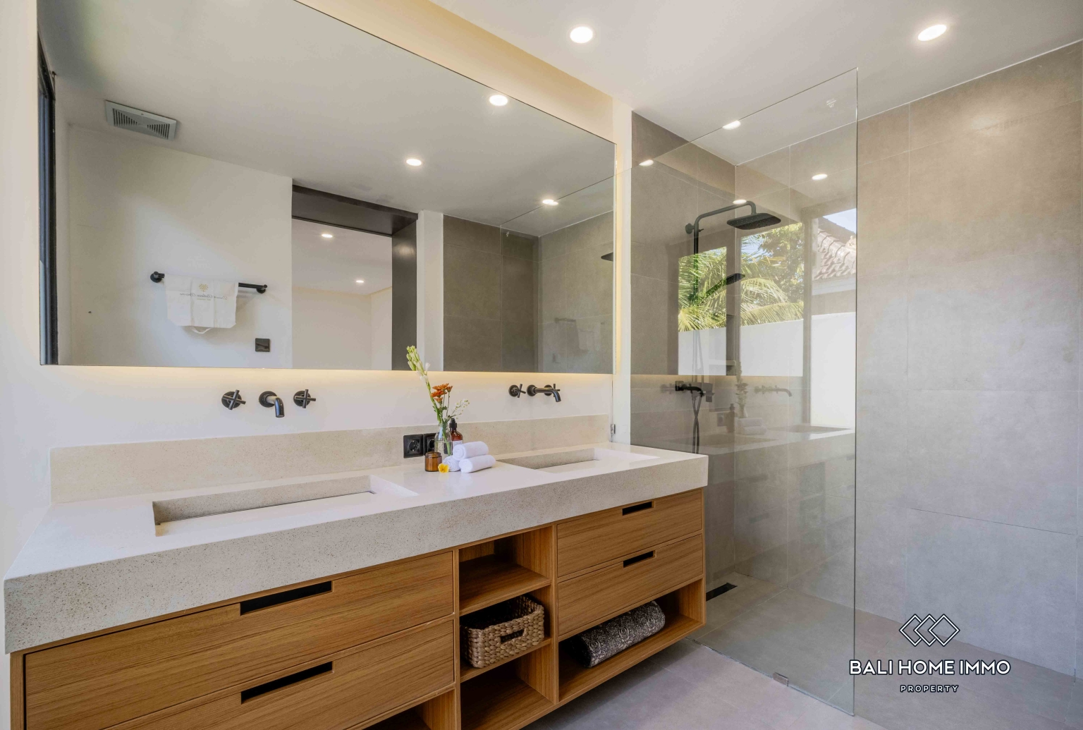 3 bedroom Tropical Family Villa For Sale Near International School in Pejeng Ubud view 16