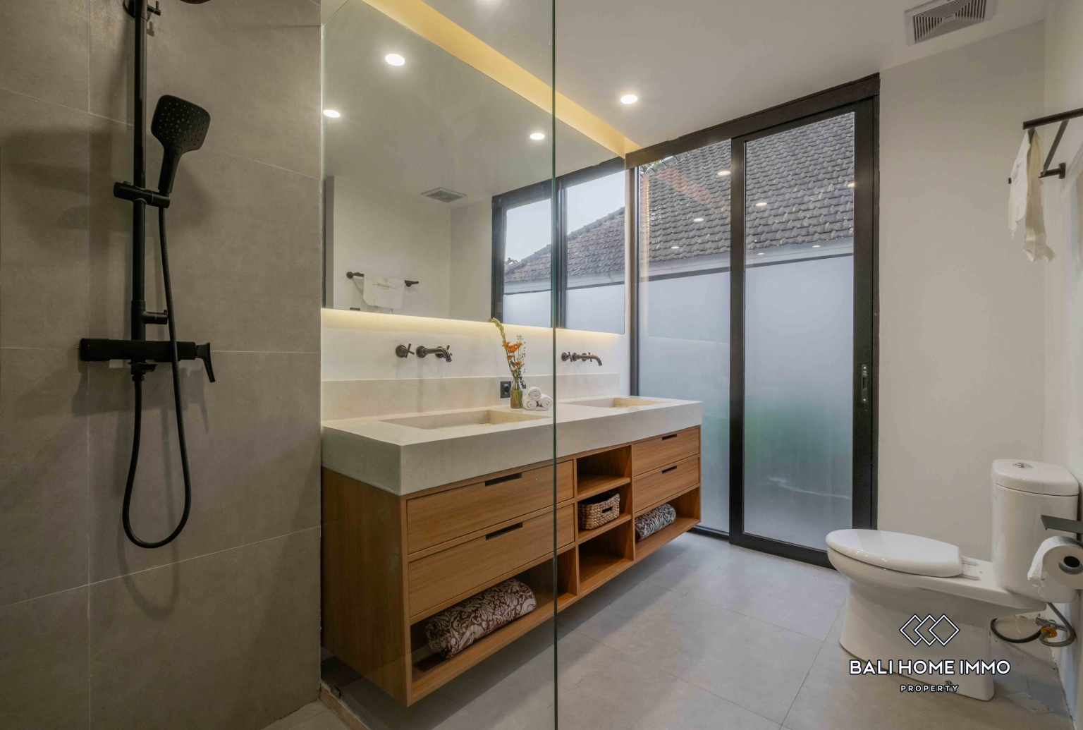 3 bedroom Tropical Family Villa For Sale Near International School in Pejeng Ubud view 19