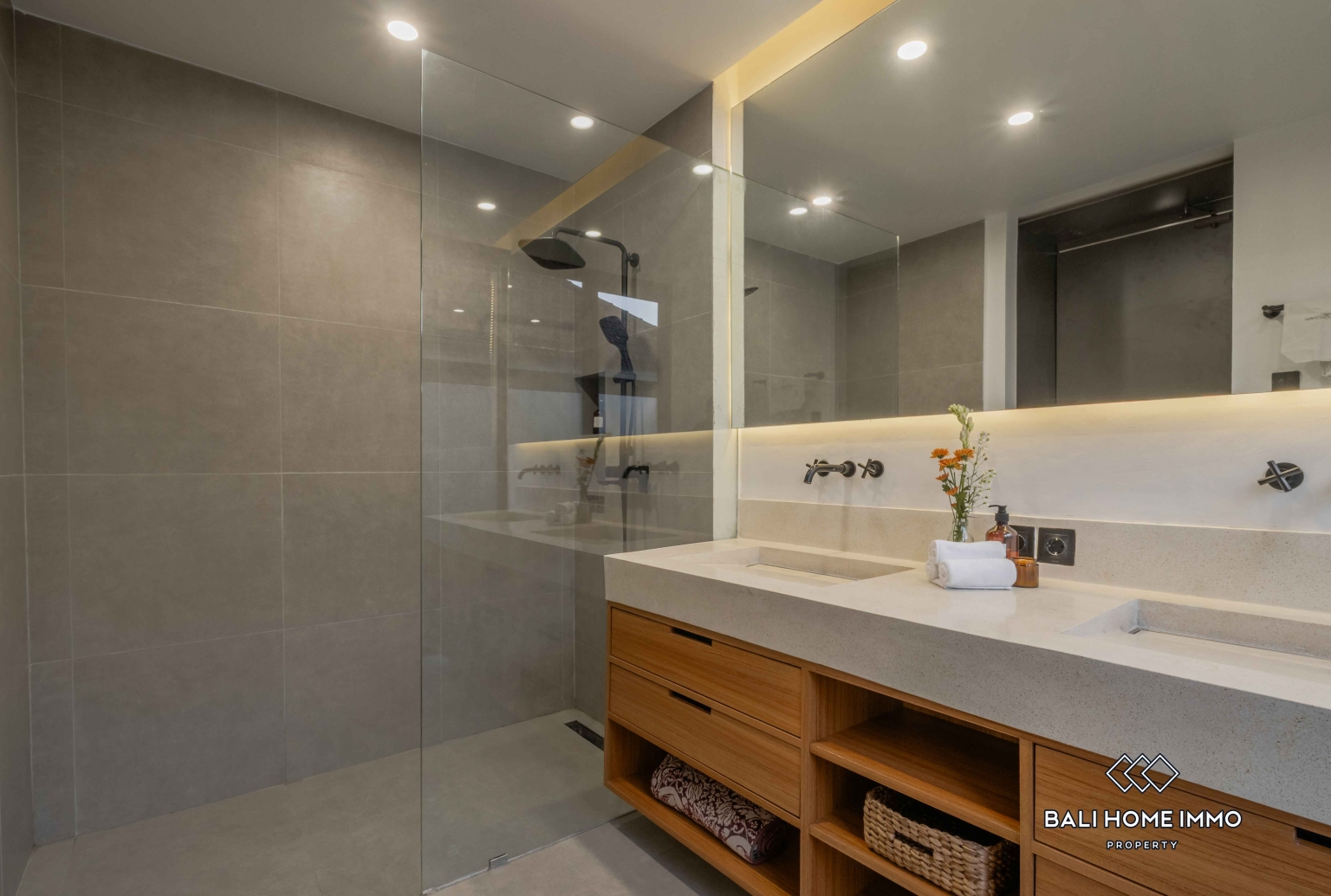3 bedroom Tropical Family Villa For Sale Near International School in Pejeng Ubud view 18