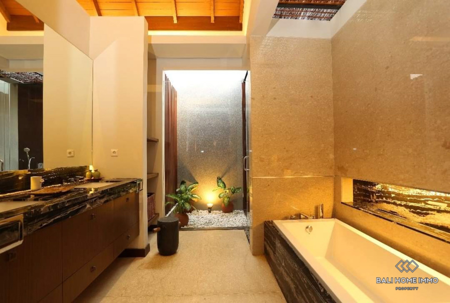 3 Bedroom Villa for Monthly & Yearly Rental in Seminyak view 11