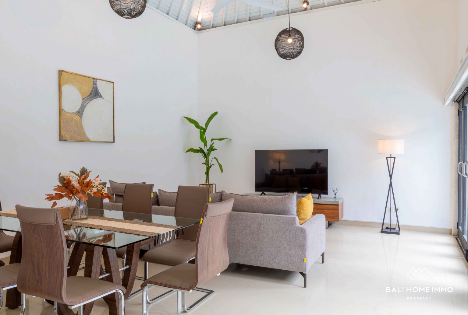 3 bedroom villa for rent in Canggu Berawa view 4