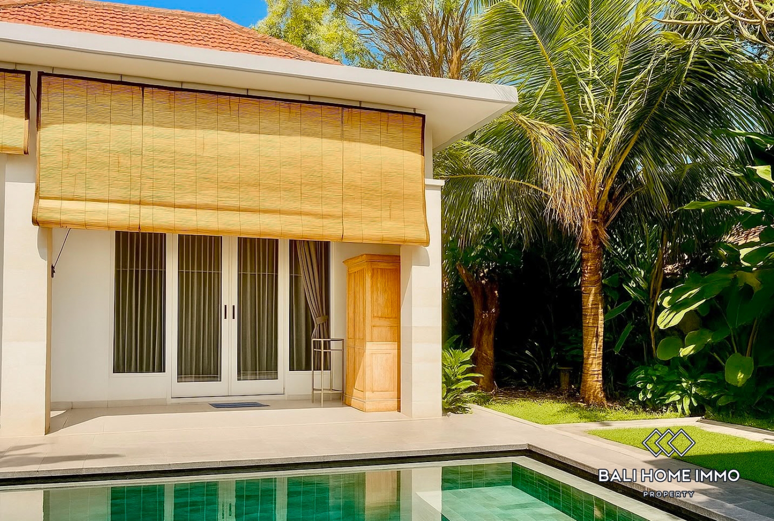 3 Bedroom Villa For Rent in Canggu Residential Side view 15