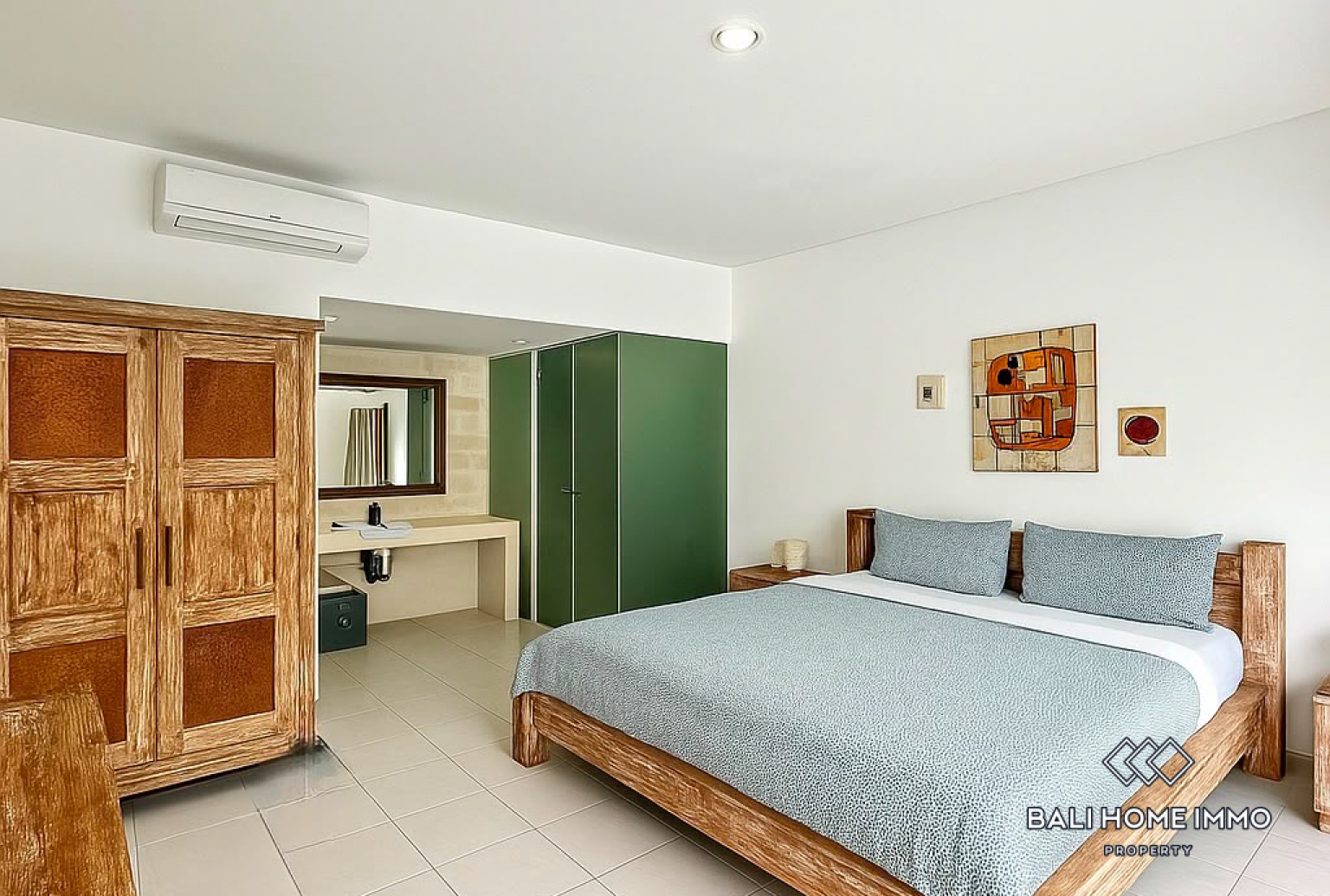 3 Bedroom Villa For Rent in Canggu Residential Side view 5
