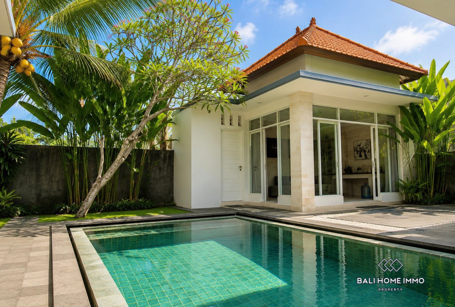 3 Bedroom Villa For Rent in Canggu Residential Side view 3