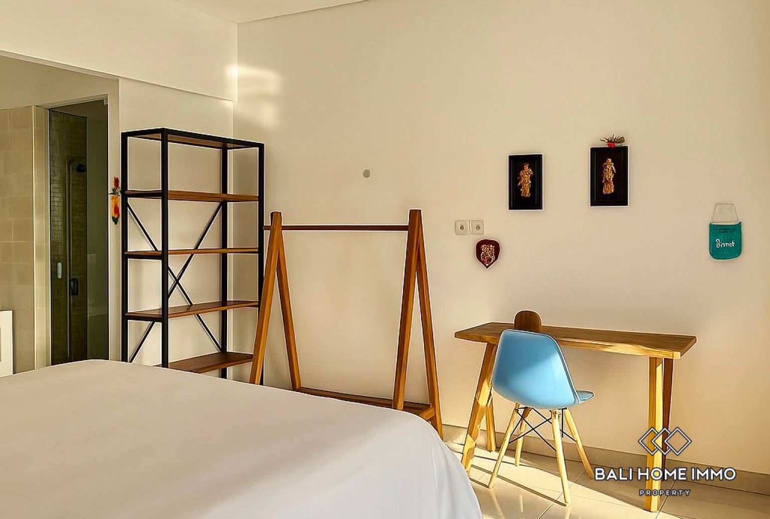 3 Bedroom Villa For Rent in Canggu Residential Side view 11