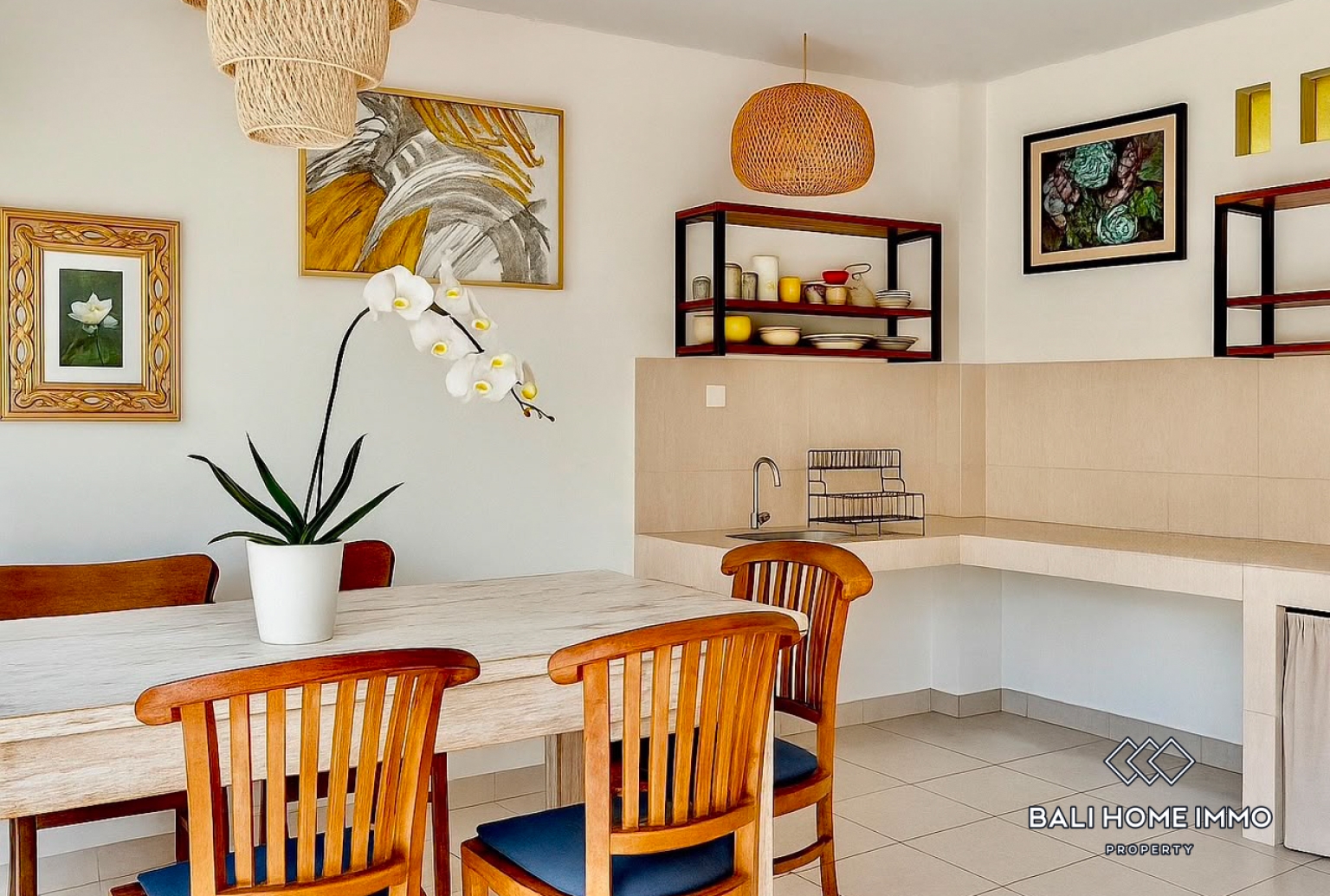 3 Bedroom Villa For Rent in Canggu Residential Side view 4