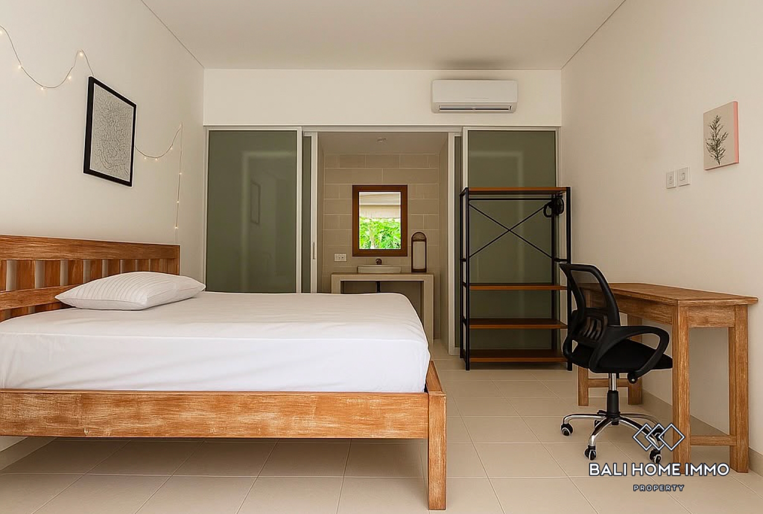 3 Bedroom Villa For Rent in Canggu Residential Side view 6