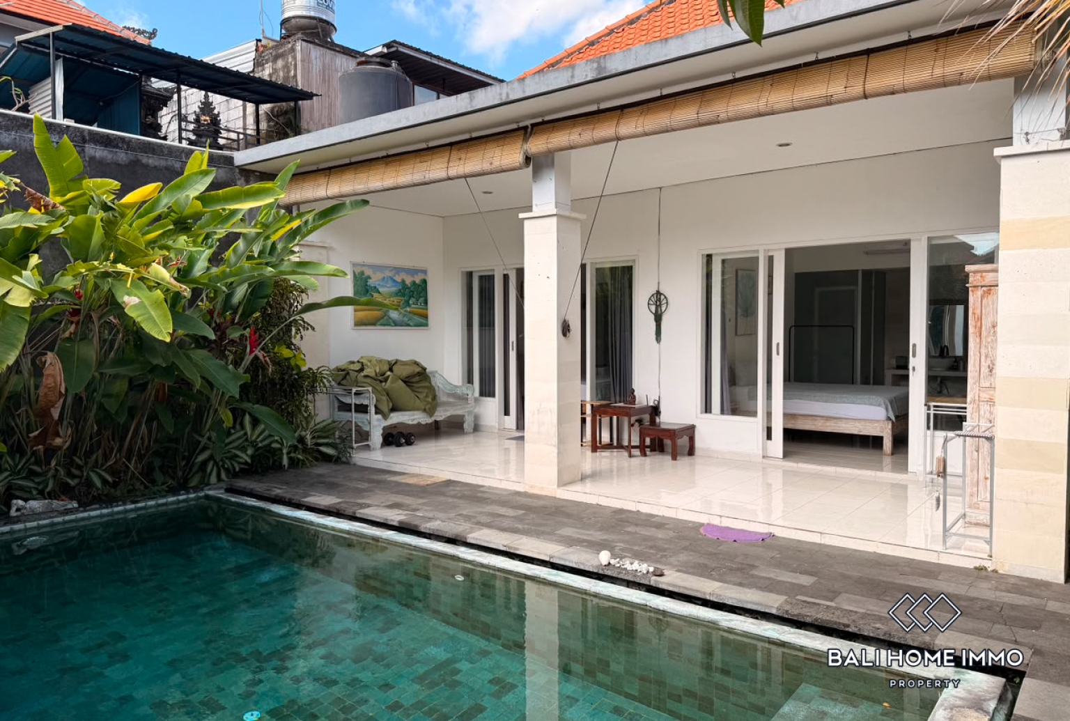 3 Bedroom Villa For Rent in Canggu Residential Side view 2