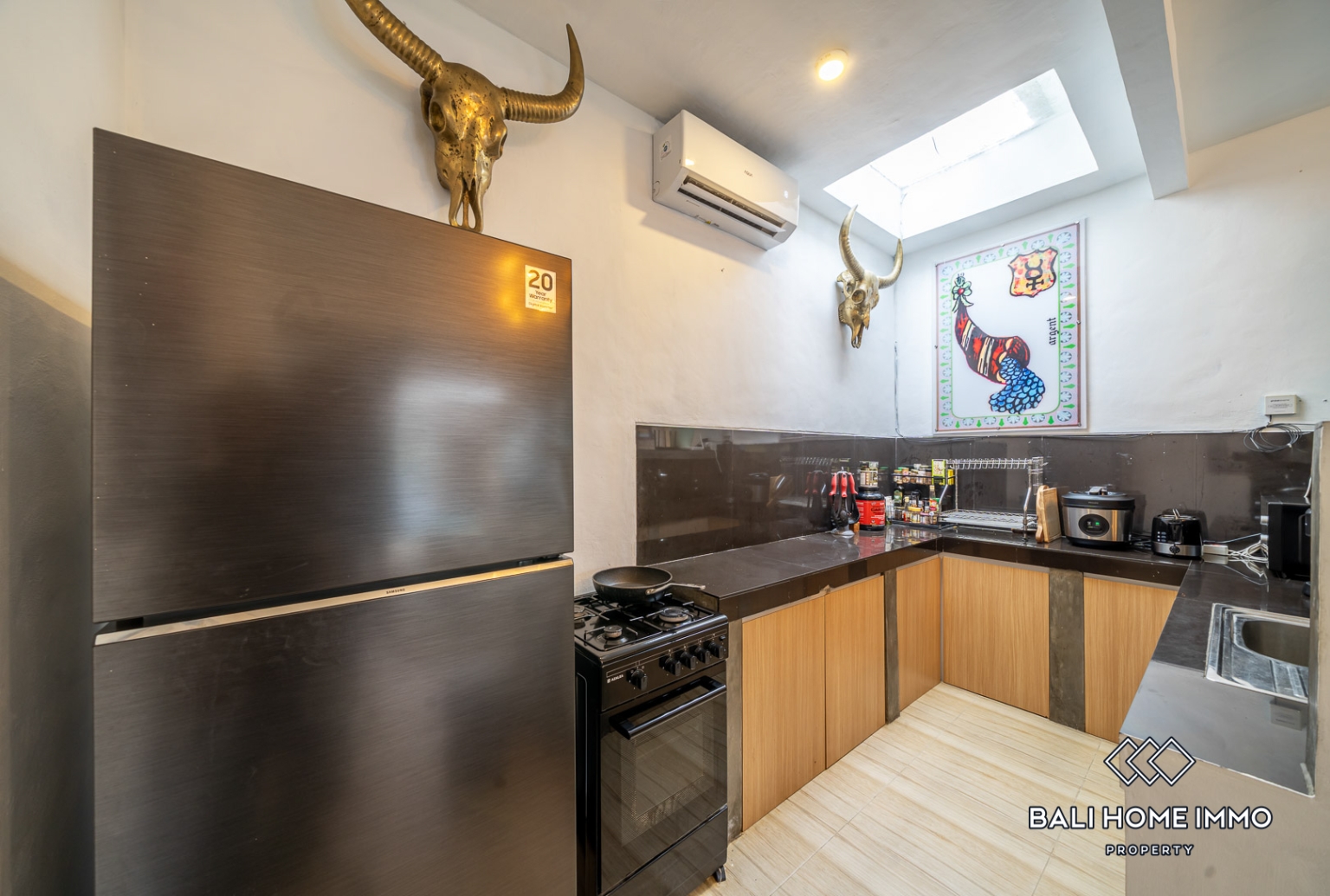 3 Bedroom Villa For Rent in Canggu Residential Side view 5