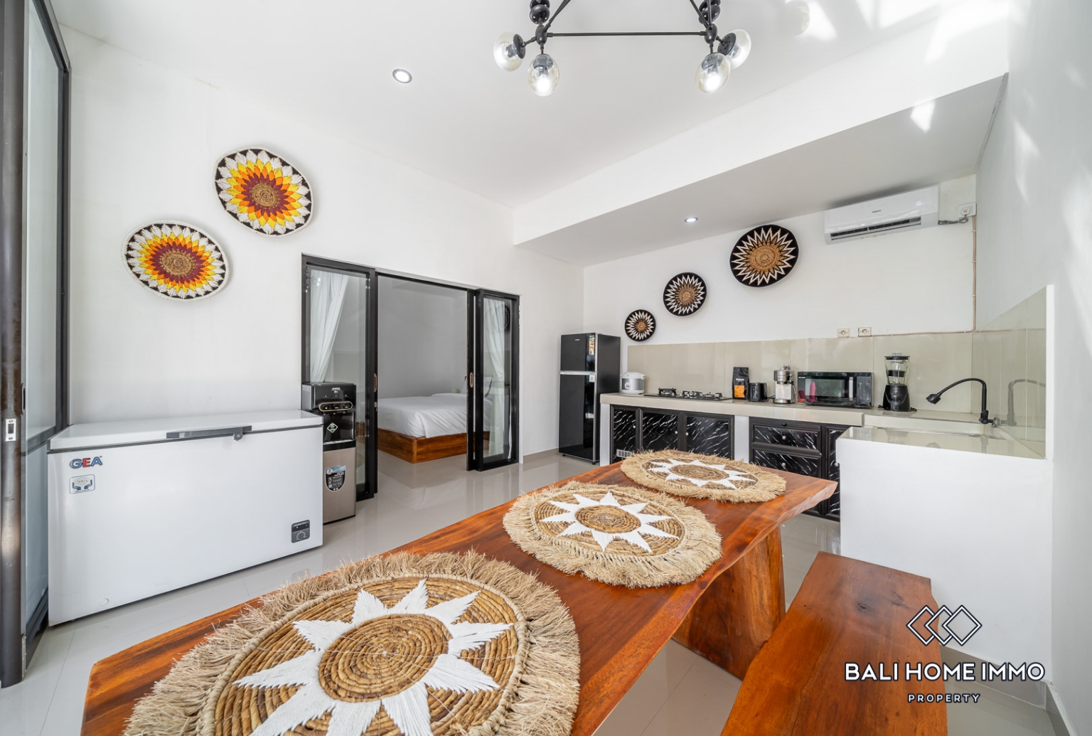 3 Bedroom Villa For Rent in Canggu Residential Side view 4