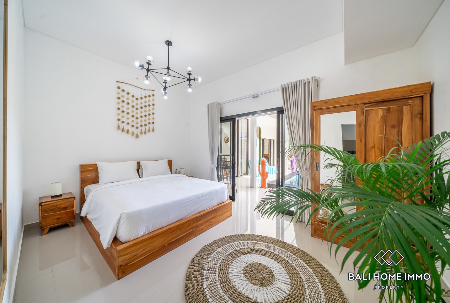 3 Bedroom Villa For Rent in Canggu Residential Side view 8
