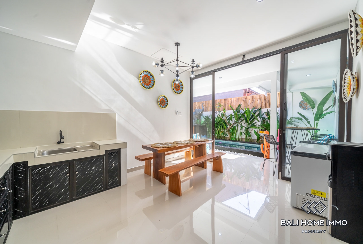 3 Bedroom Villa For Rent in Canggu Residential Side view 3
