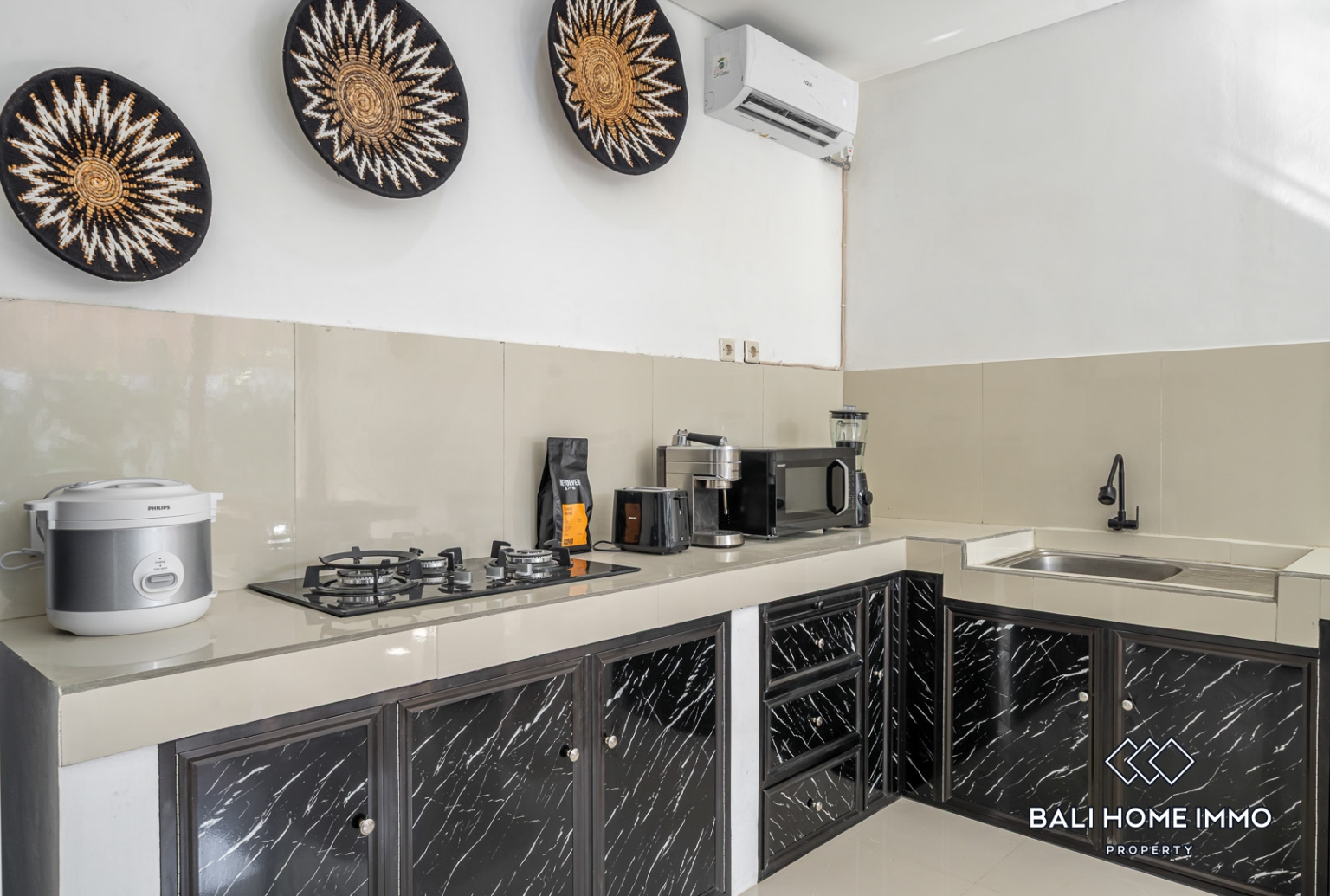 3 Bedroom Villa For Rent in Canggu Residential Side view 6