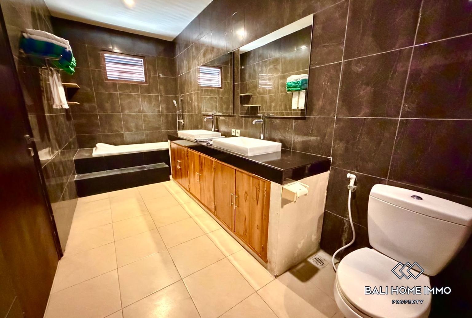 3 Bedroom Villa For Rent in Pererenan Beachside view 15