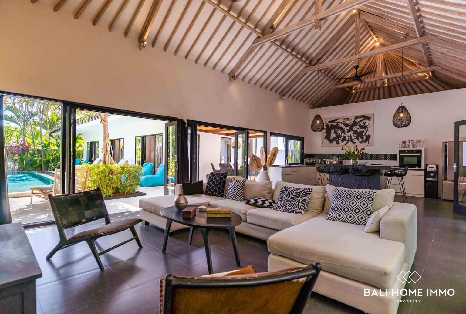Villa de 3 chambres à louer à Bali Berawa view 4