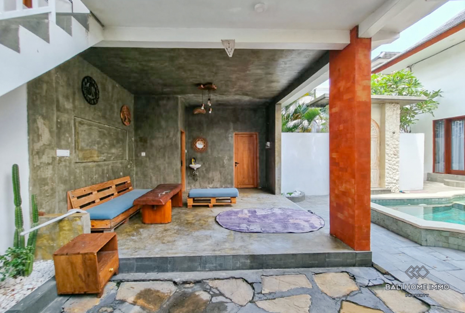 Villa de 3 chambres à louer à l'année à Bali Canggu, côté résidentiel view 2
