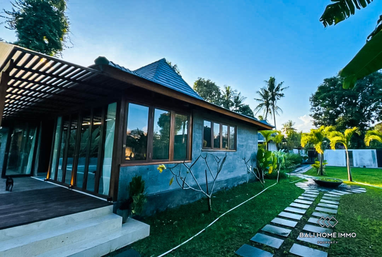 3 bedroom villa with garden and jungle view for sale and rent in mas ubud view 25