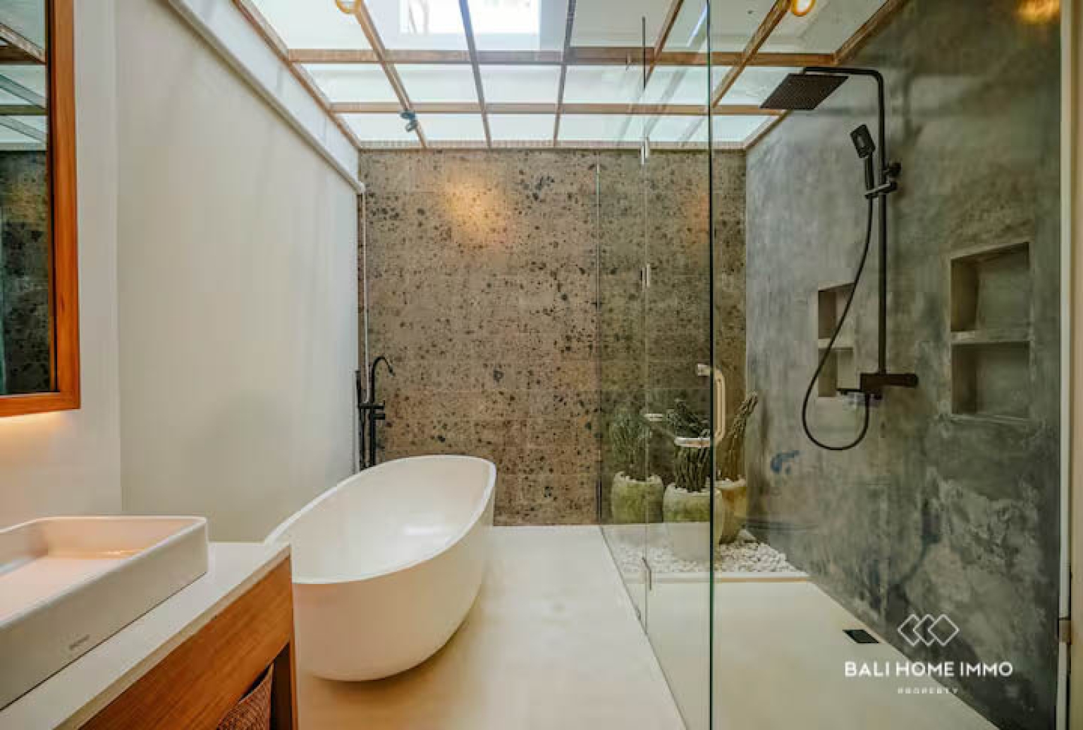 3-Bedroom Villa with Private Pool & Gym for Yearly Rental near Tanah Lot view 11