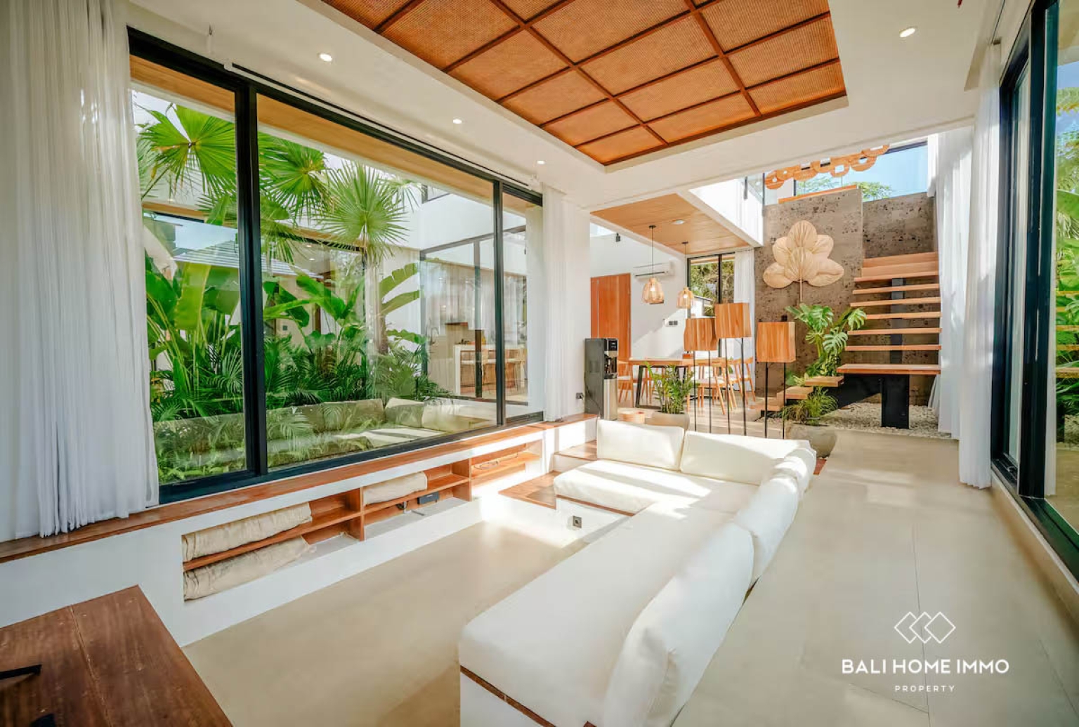 3-Bedroom Villa with Private Pool & Gym for Yearly Rental near Tanah Lot view 3