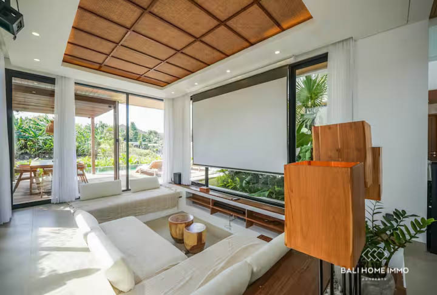 3-Bedroom Villa with Private Pool & Gym for Yearly Rental near Tanah Lot view 2