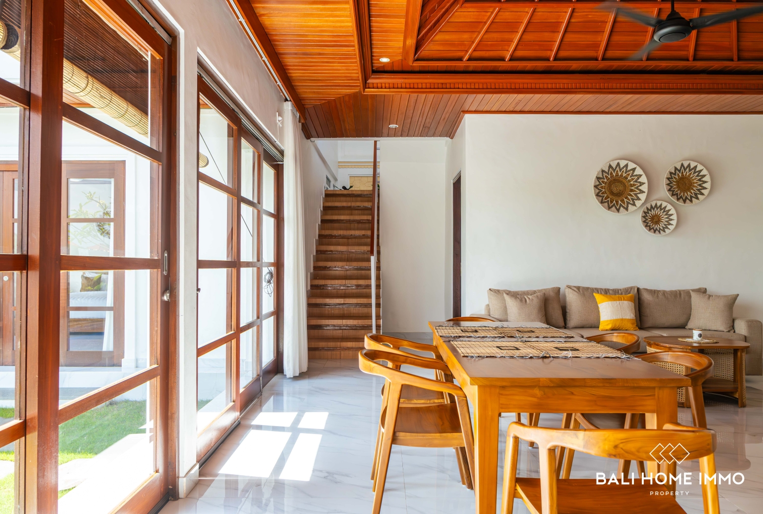 Villa de 3 chambres avec vue sur les rizières à louer à nord Canggu view 8