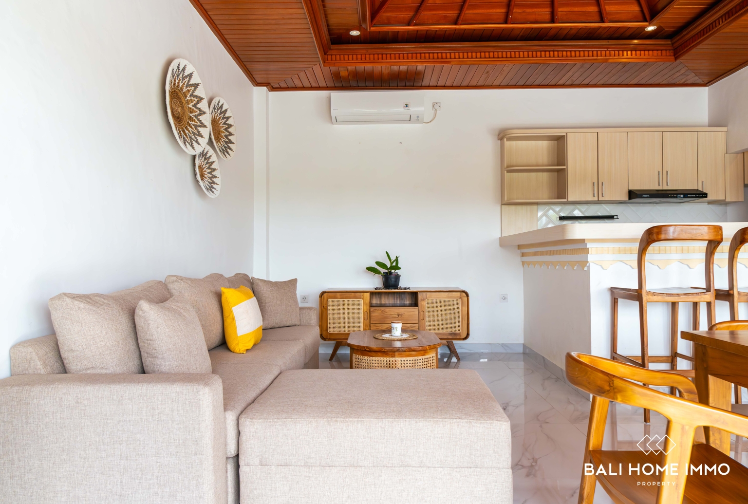 Villa de 3 chambres avec vue sur les rizières à louer à nord Canggu view 4