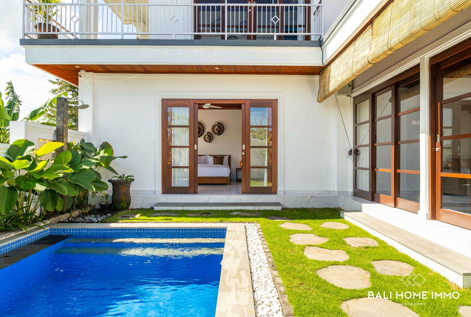 Villa de 3 chambres avec vue sur les rizières à louer à nord Canggu view 2