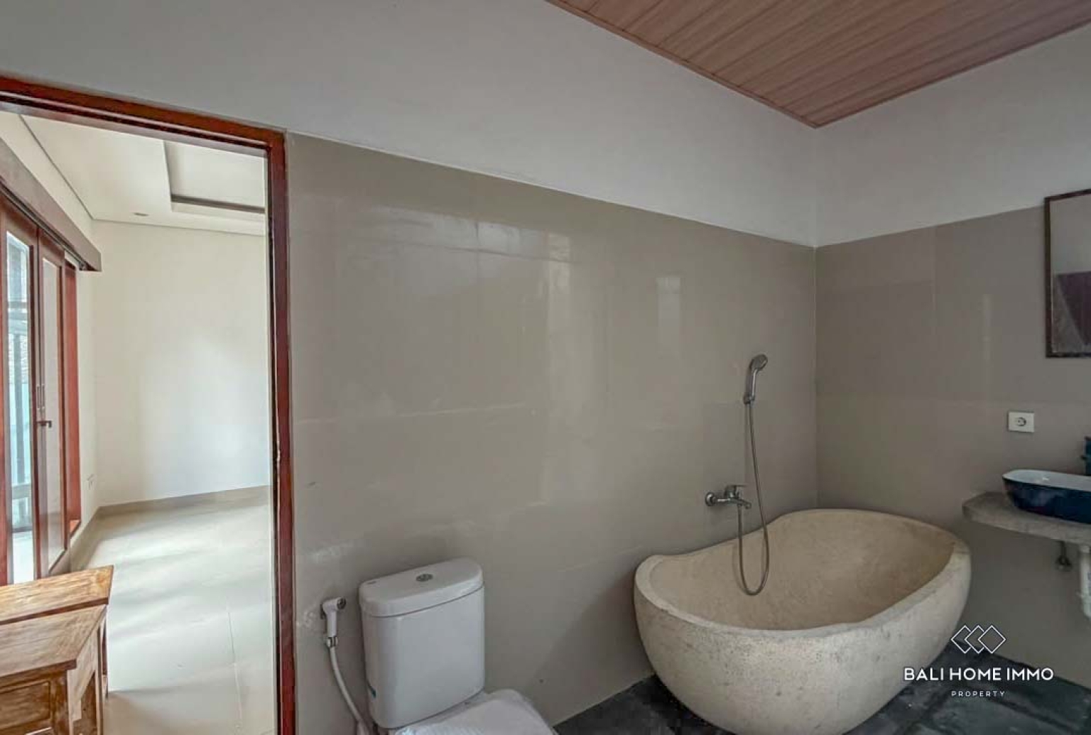 3 Bedrooms family villa for long term rental in Bali Pererenan Tumbak Bayuh view 12