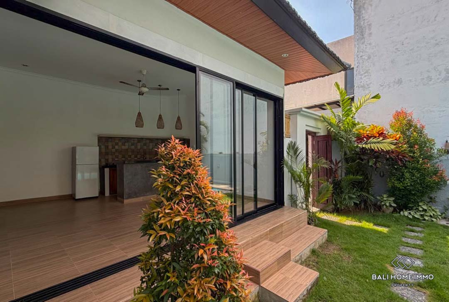 Villa familiale de 3 chambres à louer à long terme à Bali, Pererenan Tumbak Bayuh view 3
