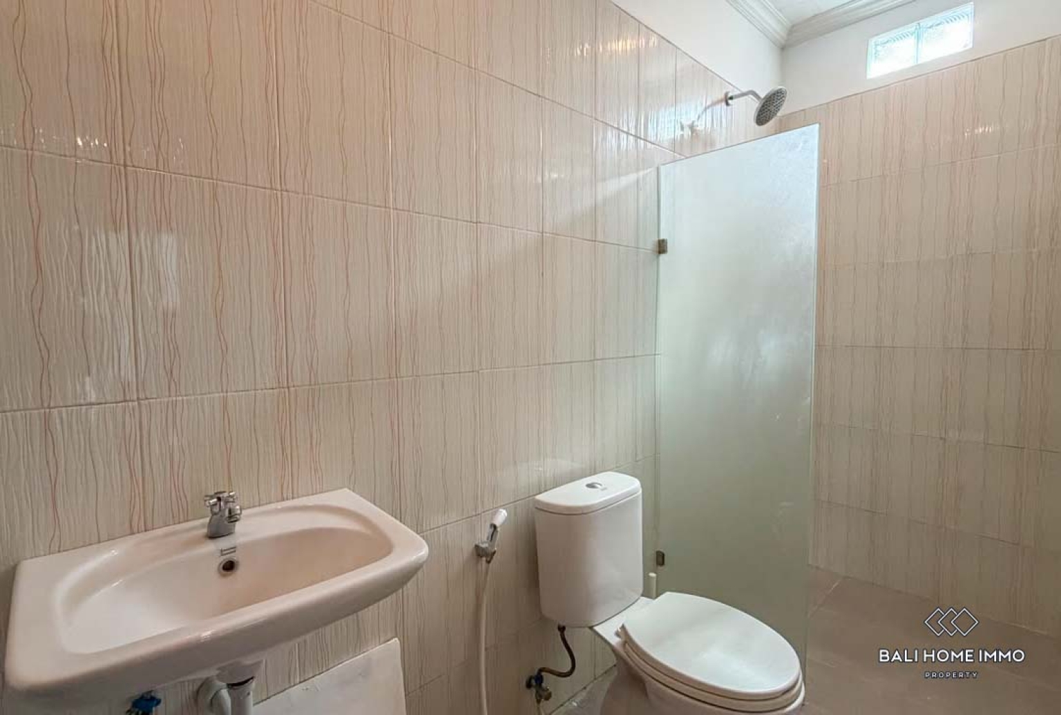 Villa familiale de 3 chambres à louer à long terme à Bali, Pererenan Tumbak Bayuh view 15