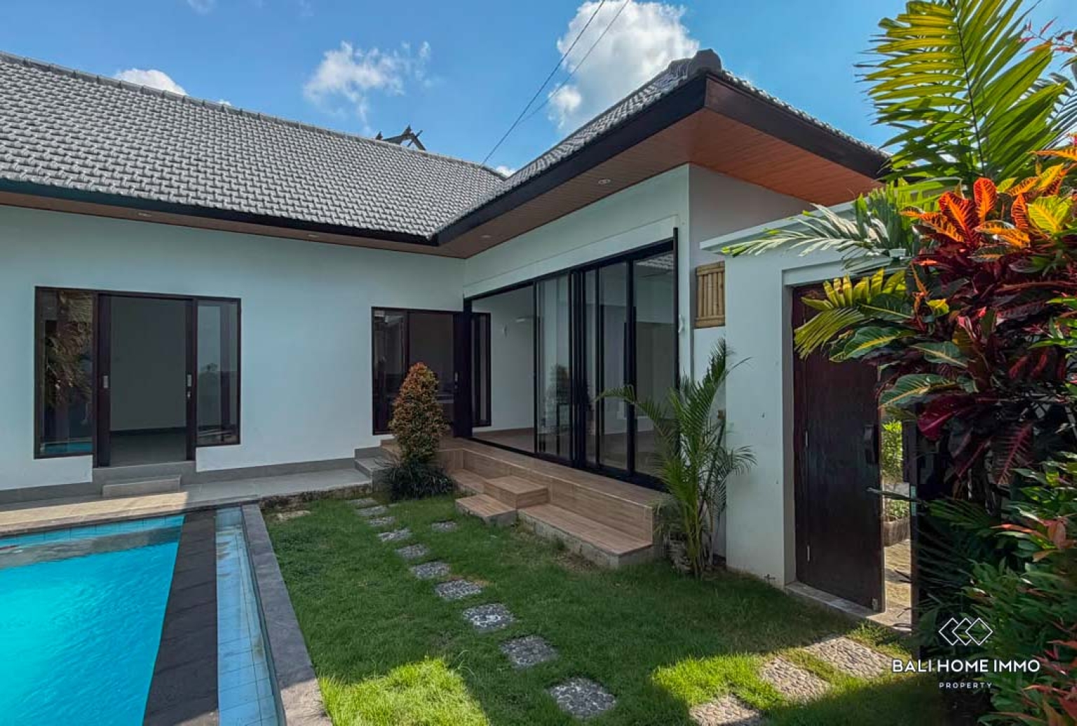 Villa familiale de 3 chambres à louer à long terme à Bali, Pererenan Tumbak Bayuh view 2