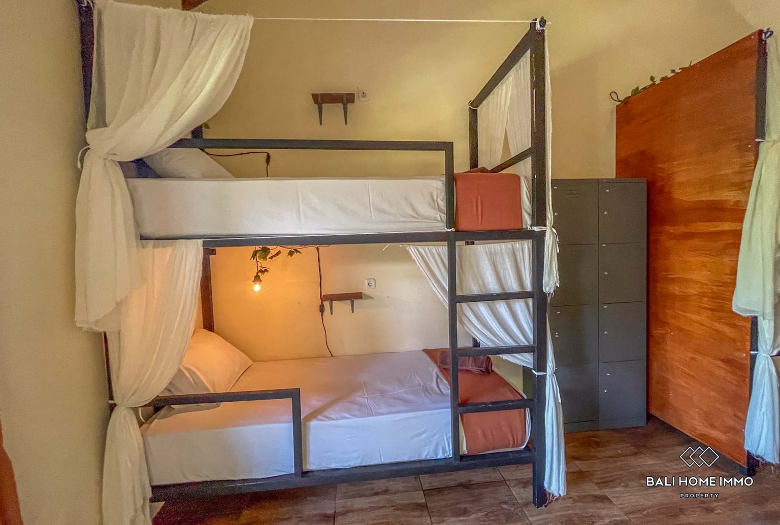 Guest house 3 kamar tidur untuk disewakan jangka panjang di Bali Canggu Berawa view 5