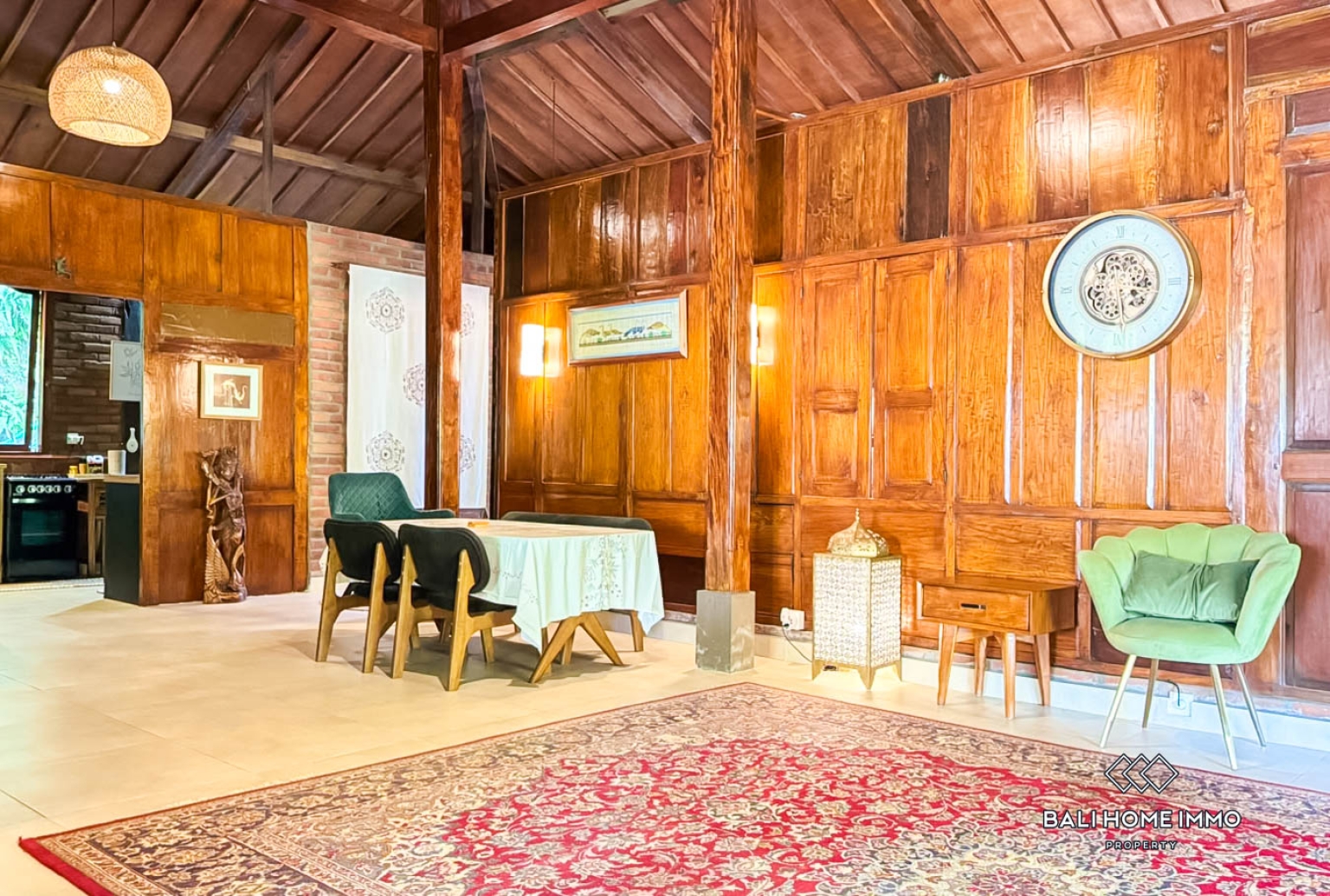 3 BEDROOMS VILLA WITH RIVER VIEW IN SUKAWATI view 5