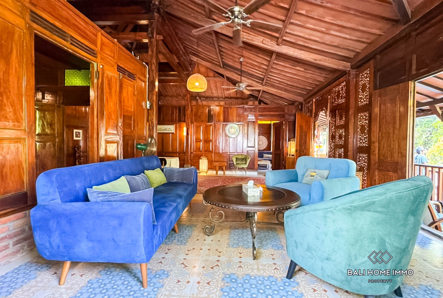 3 BEDROOMS VILLA WITH RIVER VIEW IN SUKAWATI view 3