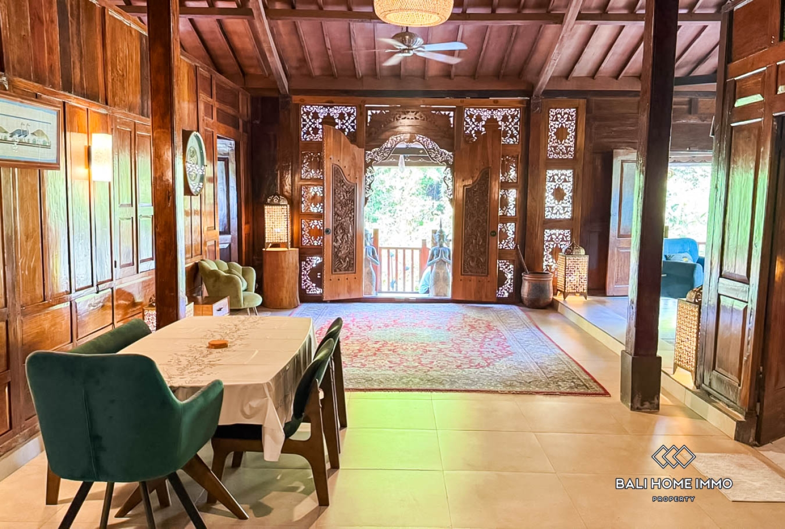 3 BEDROOMS VILLA WITH RIVER VIEW IN SUKAWATI view 6